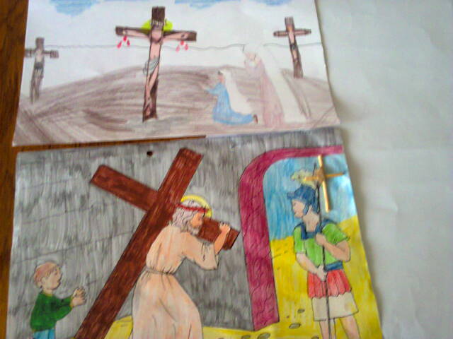 Trzecie wyróżnienie. Praca przedstawia Golgotę z trzema ukrzyżowanymi osobami. Jezusa dźwigającego krzyż i rzymskiego żołnierza