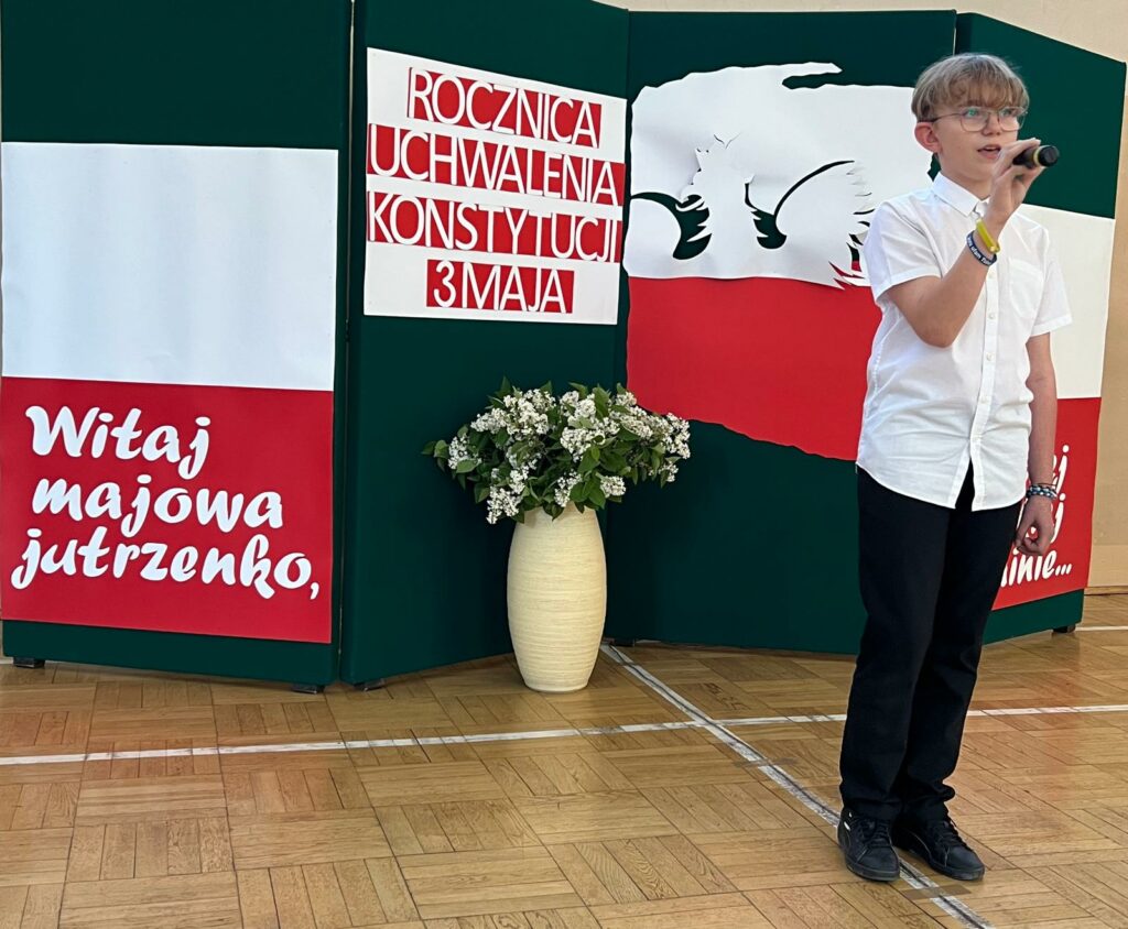 wokalny występ ucznia