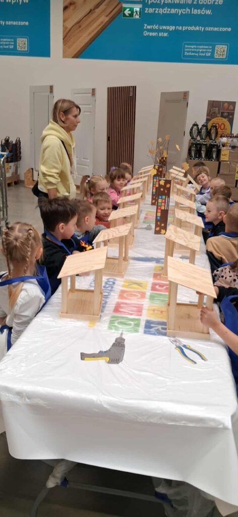 wykonywanie karmników przez dzieci