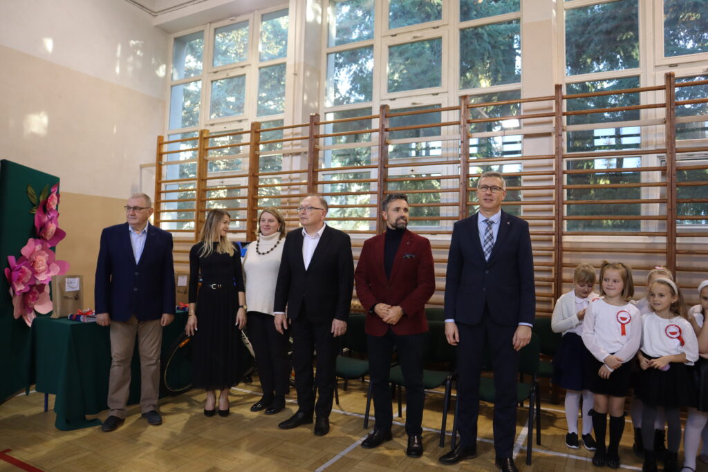 Dyrekcja szkoły, Prezydent Miasta, Naczelnik Wydziału Edukacji oraz Przewodnicząca Rady Rodziców