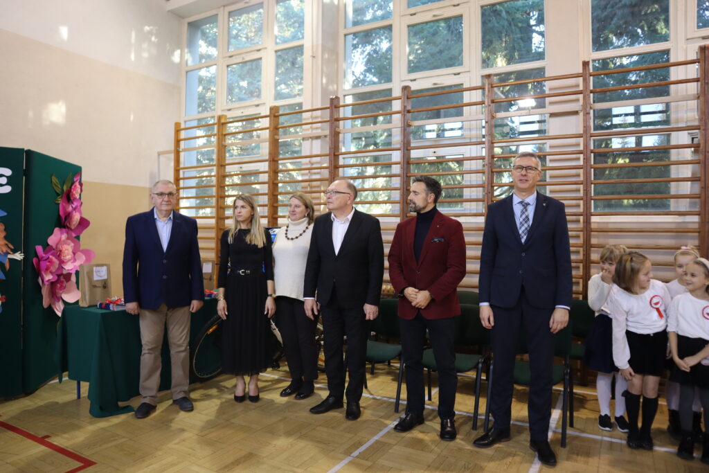 Dyrekcja szkoły, Prezydent Miasta, Naczelnik Wydziału Edukacji oraz Przewodnicząca Rady Rodziców 2