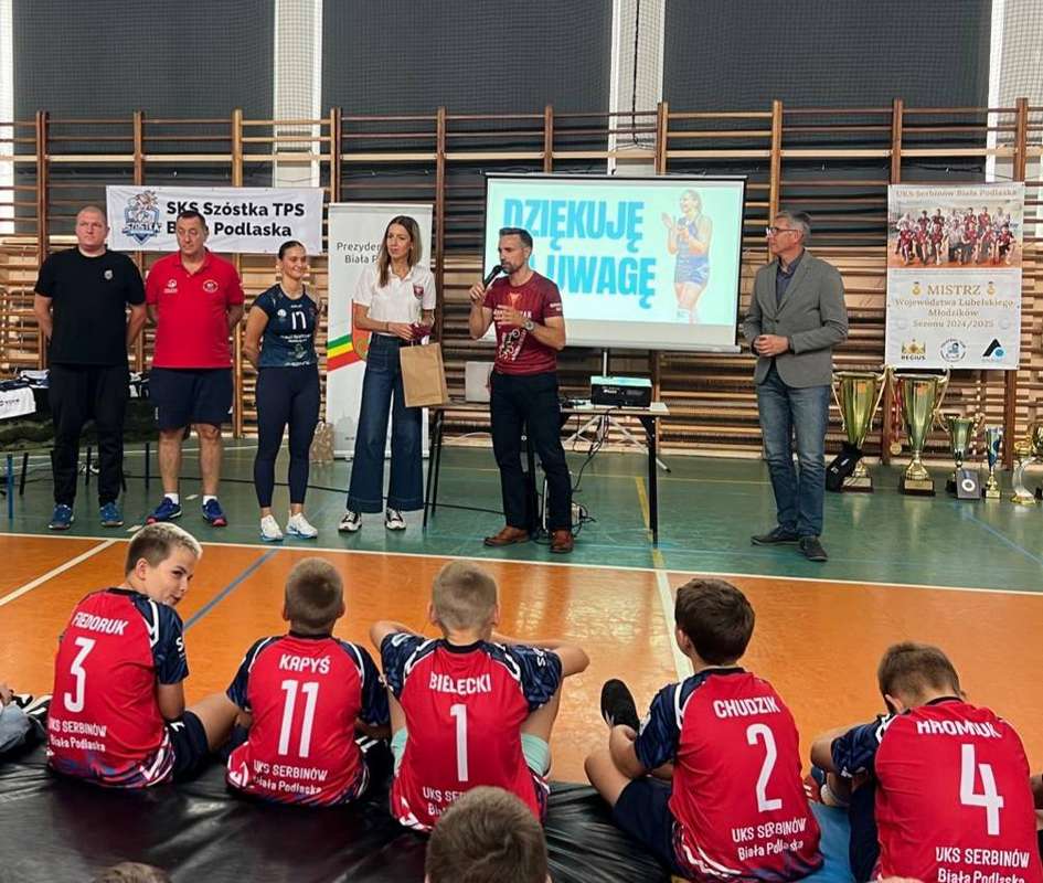 Prezydent Białej Podlaskiej pan Michał Litwiniuk dziękuje Ani za wspólnie spędzony czas.