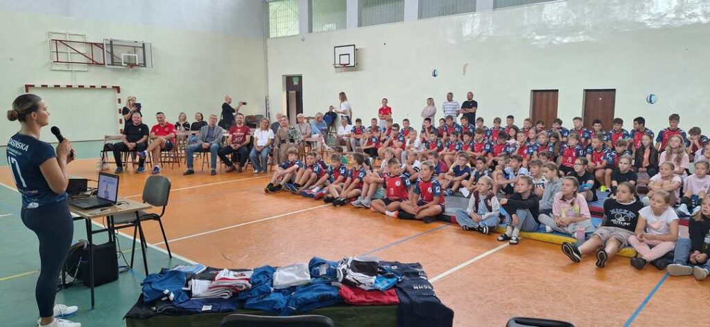 Ania opowiada o swojej przygodzie z siatkówką.