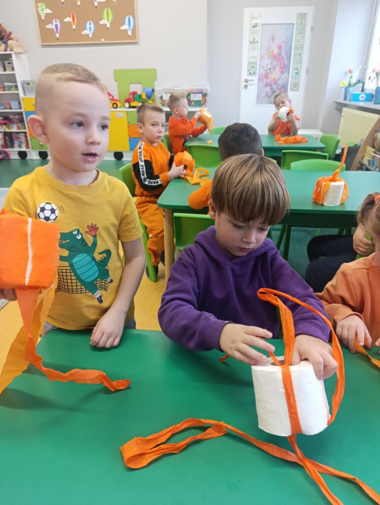 Wykonywanie dyń z rolki. 