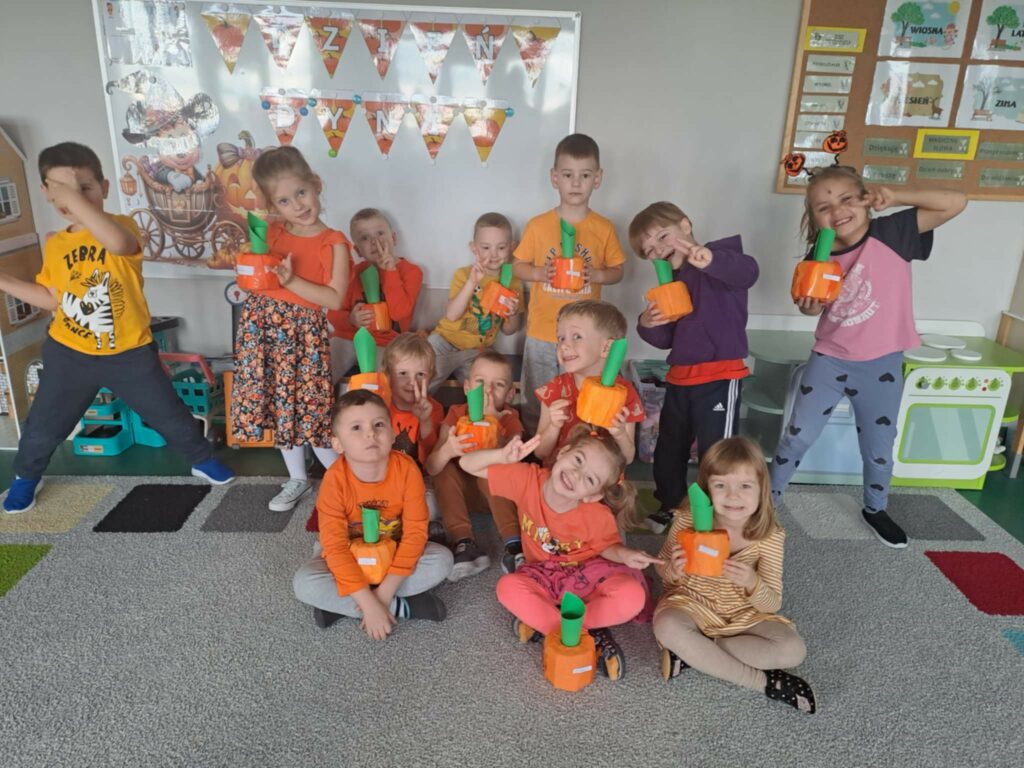 Misie i ich wykonane dynie. 