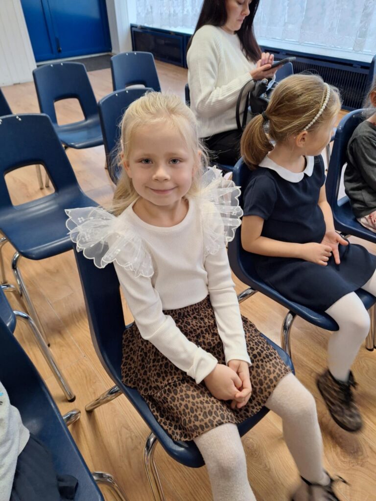 Jagoda w oczekiwaniu na występ. 