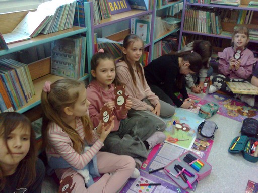 Dziewczynki z klasy 3c i ich misie