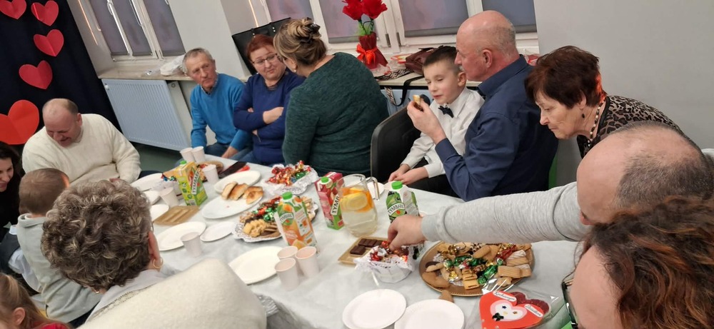 poczęstunek z dziadkami