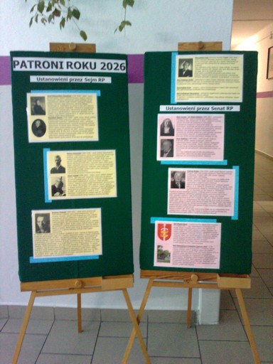 Tablica informacyjna o patronach roku