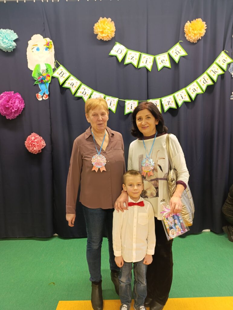 Pamiątkowe zdjęcie z babciami.