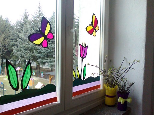 Wiosenna dekoracja biblioteki 3