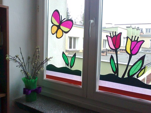 Wiosenna dekoracja biblioteki 4