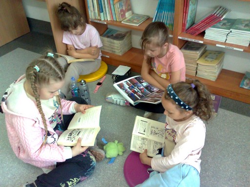 Czytam sobie w bibliotece 4